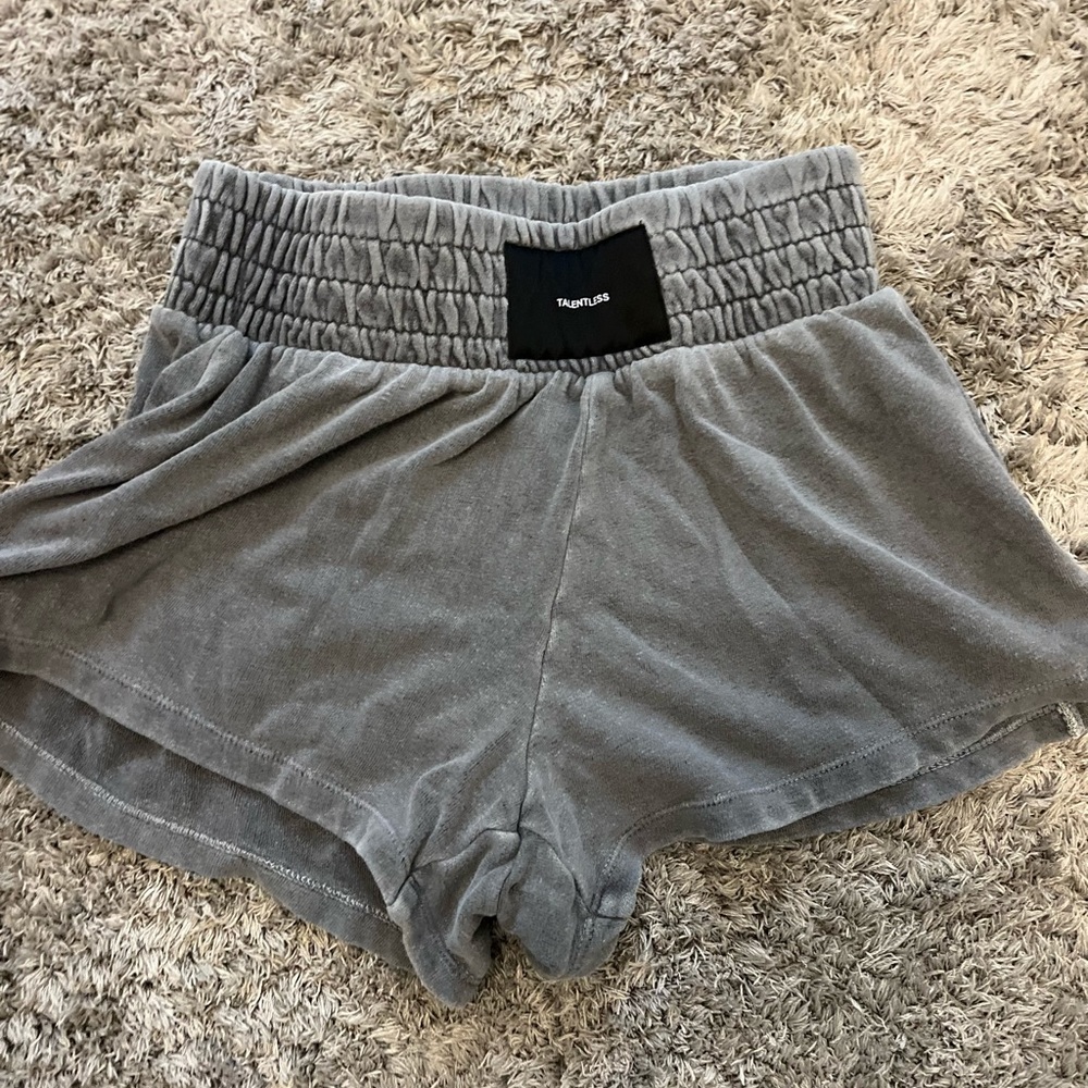 SIZE SMALL. TALENTLESS WOMENS BOXING SHORTS. STEEL GREY.